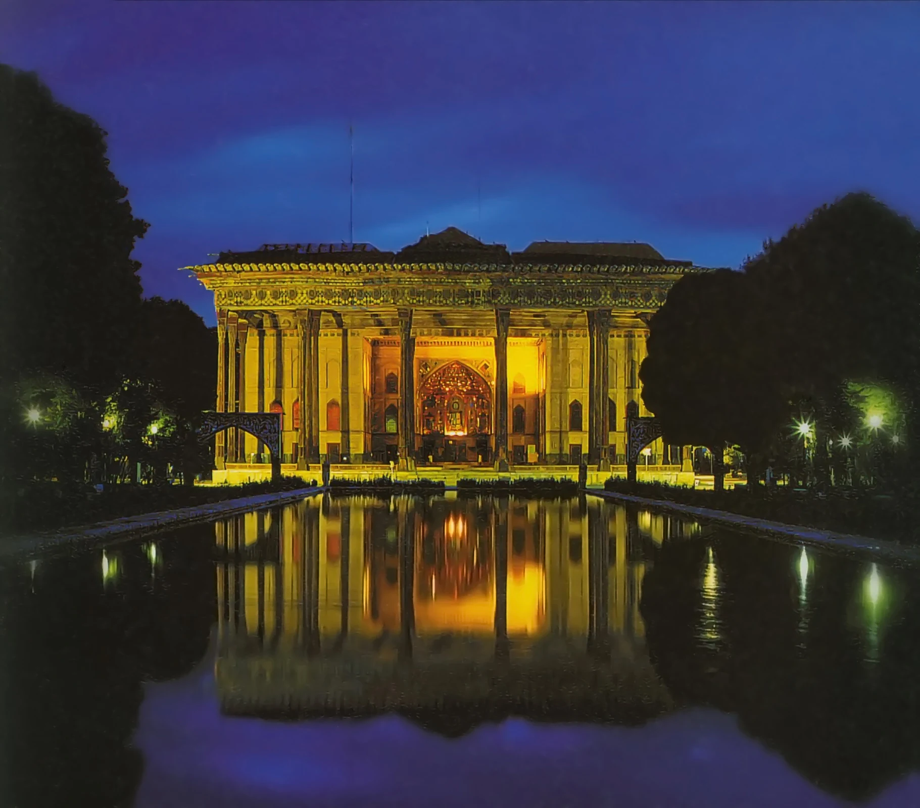 Chehel Sotoun palace, Isfahan, reflected in its pool at night