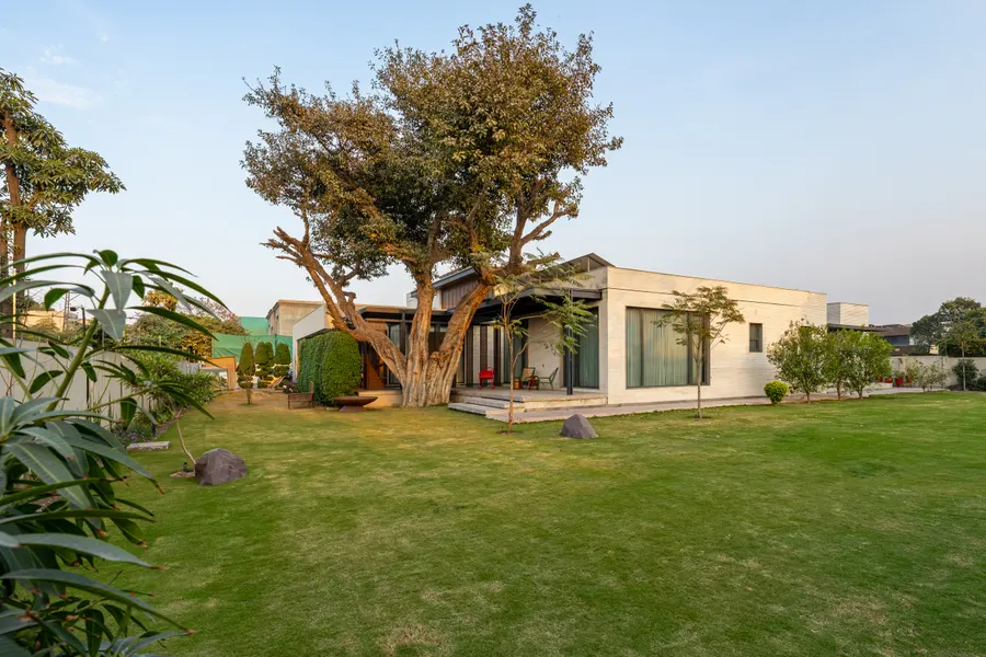 206-W — Residential architectural photography, Lahore