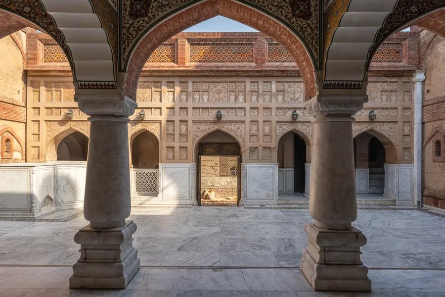 Baba Hassan Din Shrine — Religious architectural photography, Lahore